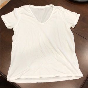Everlane Vneck tshirt